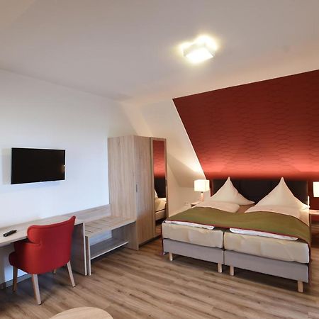 Hotel Neue Hoehe Klingenberg Eksteriør bilde