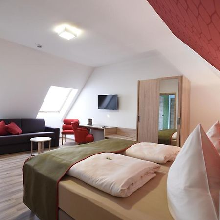 Hotel Neue Hoehe Klingenberg Eksteriør bilde