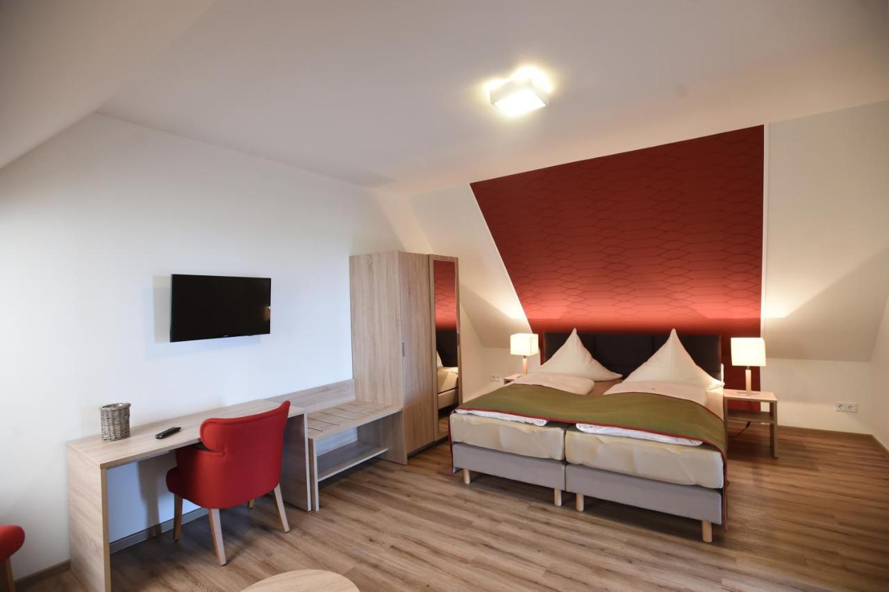 Hotel Neue Hoehe Klingenberg Eksteriør bilde