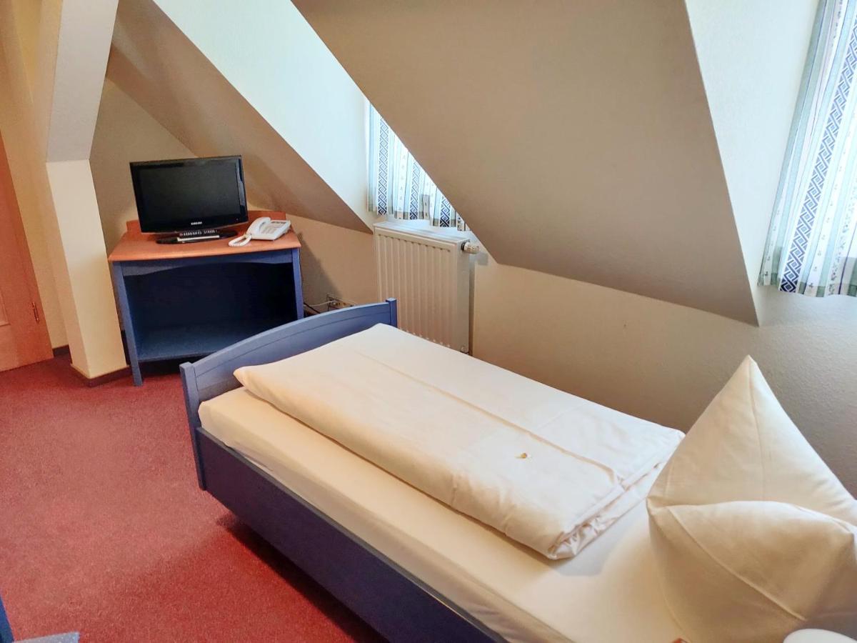 Hotel Neue Hoehe Klingenberg Eksteriør bilde