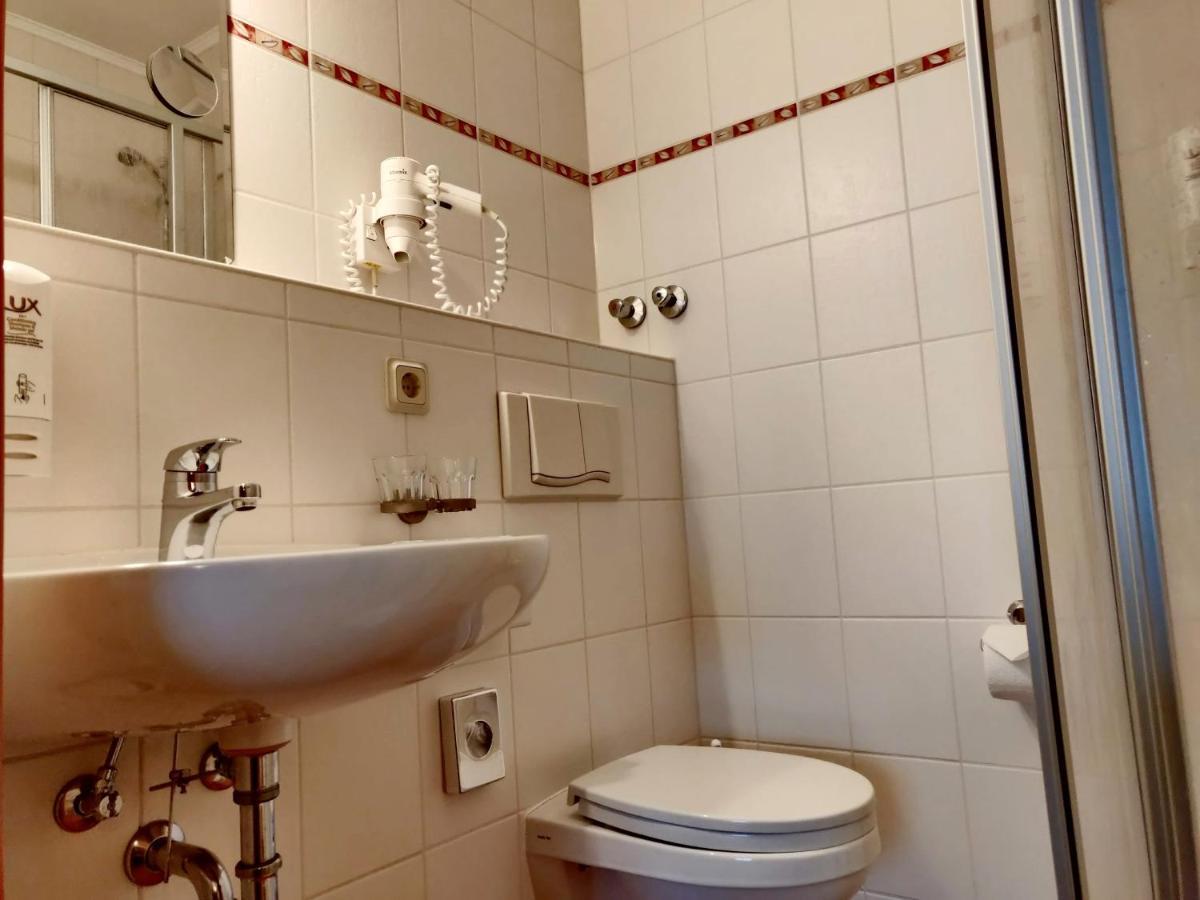 Hotel Neue Hoehe Klingenberg Eksteriør bilde
