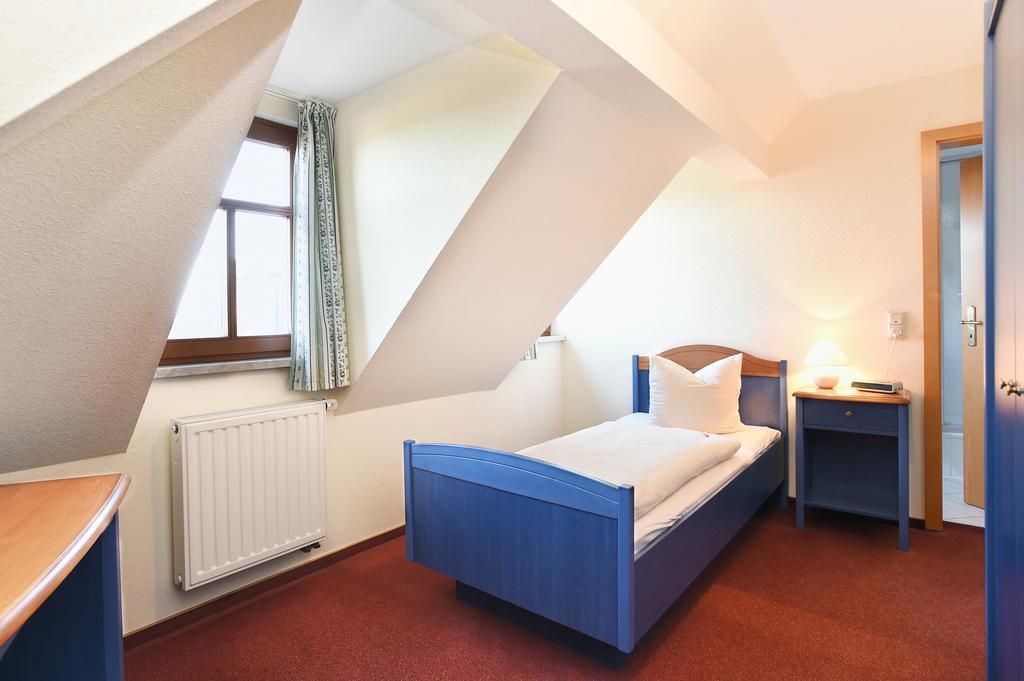 Hotel Neue Hoehe Klingenberg Eksteriør bilde