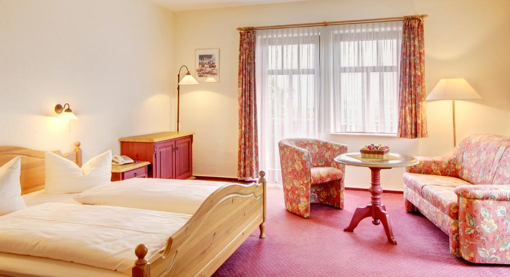 Hotel Neue Hoehe Klingenberg Eksteriør bilde