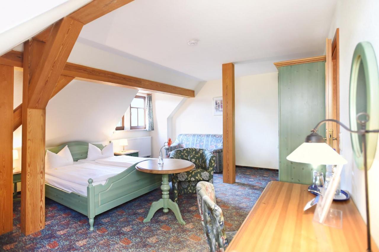 Hotel Neue Hoehe Klingenberg Eksteriør bilde