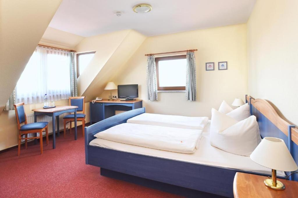 Hotel Neue Hoehe Klingenberg Eksteriør bilde